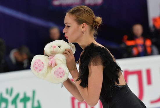 Grand Prix of Figure Skating. Stage 3. Women. Short program
