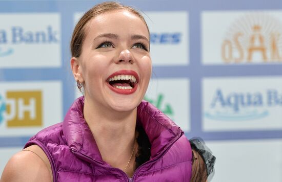 Grand Prix of Figure Skating. Stage 3. Women. Short program