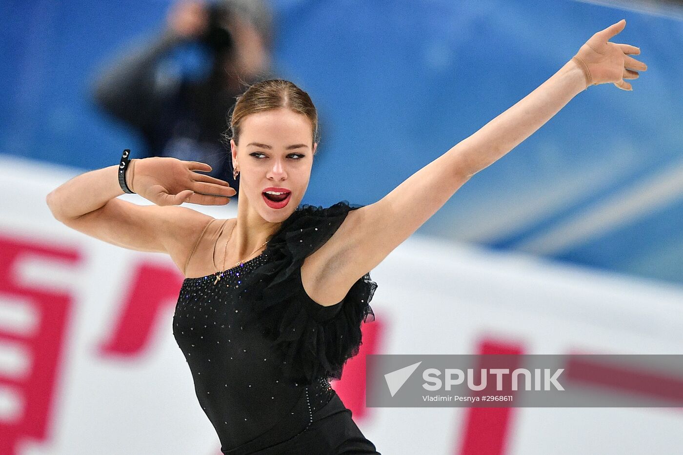 Grand Prix of Figure Skating. Stage 3. Women. Short program