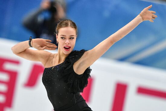 Grand Prix of Figure Skating. Stage 3. Women. Short program