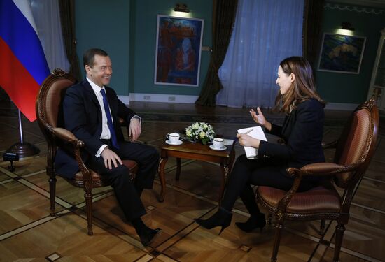 Prime Minister Medvedev tells gives interview to Israaeli Channel 2