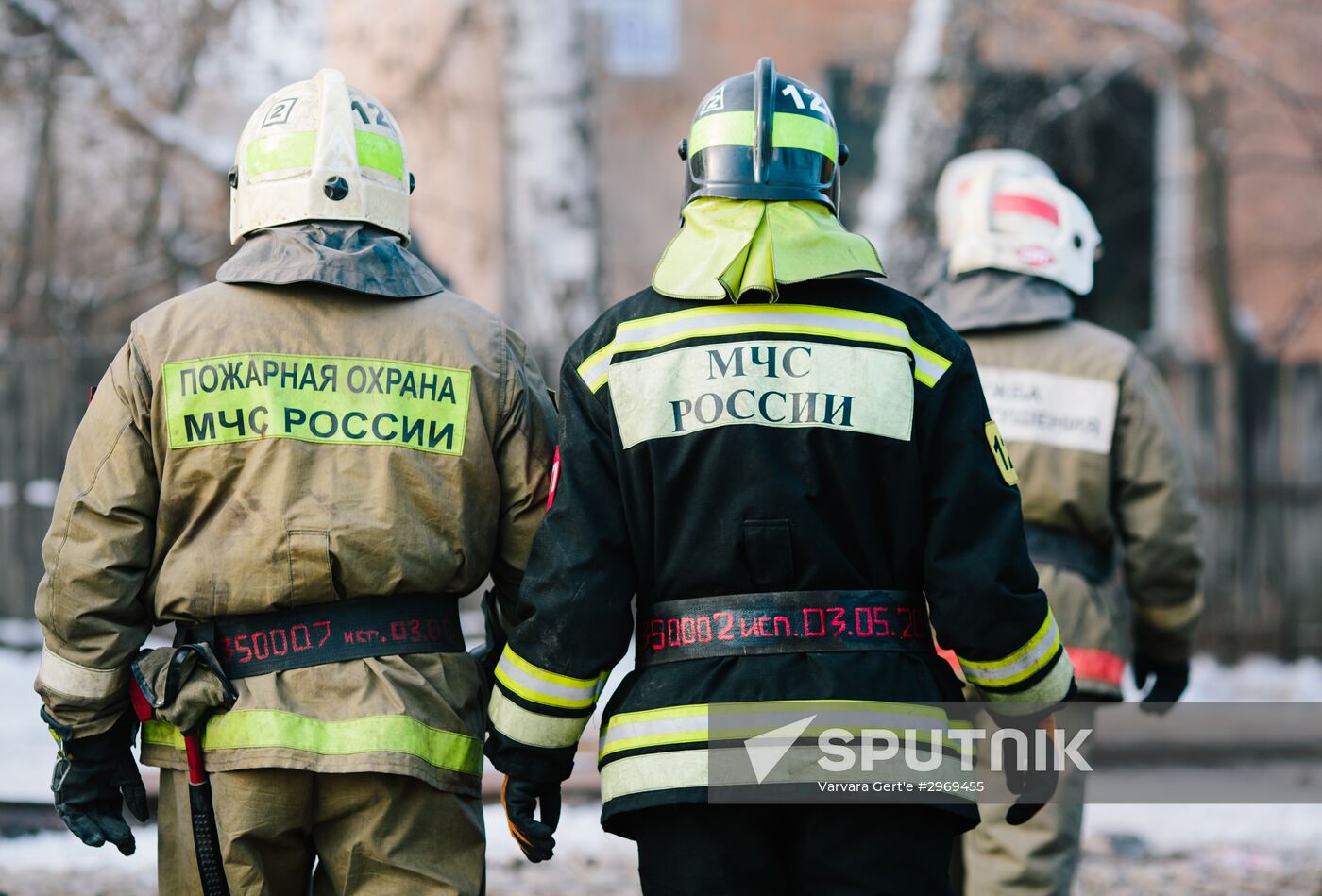 The Emergency Ministry's employees go to a residential house on Minskaya Street in Ivanovo where a gas explosion took place. Location: Russia, Ivanovo. Author: Varvara Gert'e/Sputnik. Consequences of gas explosion in residential house in Ivanovo