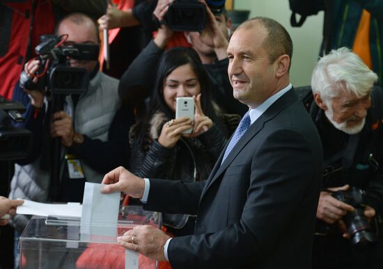 Presidential election and national referendum in Bulgaria