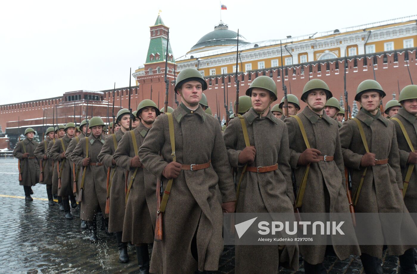 March commemorating 75th anniversary of 1941 military parade on Red Square