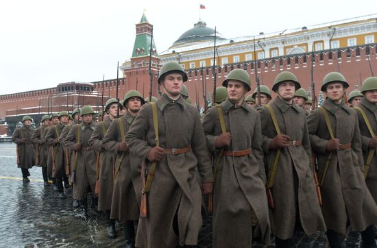 March commemorating 75th anniversary of 1941 military parade on Red Square