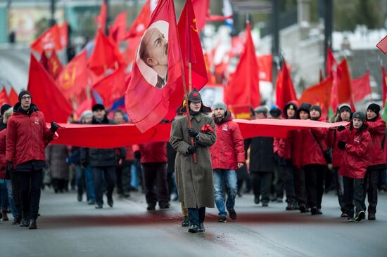 Processions marking 99th anniversary of October Revolution