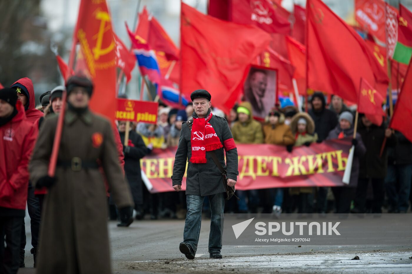 Processions marking 99th anniversary of October Revolution