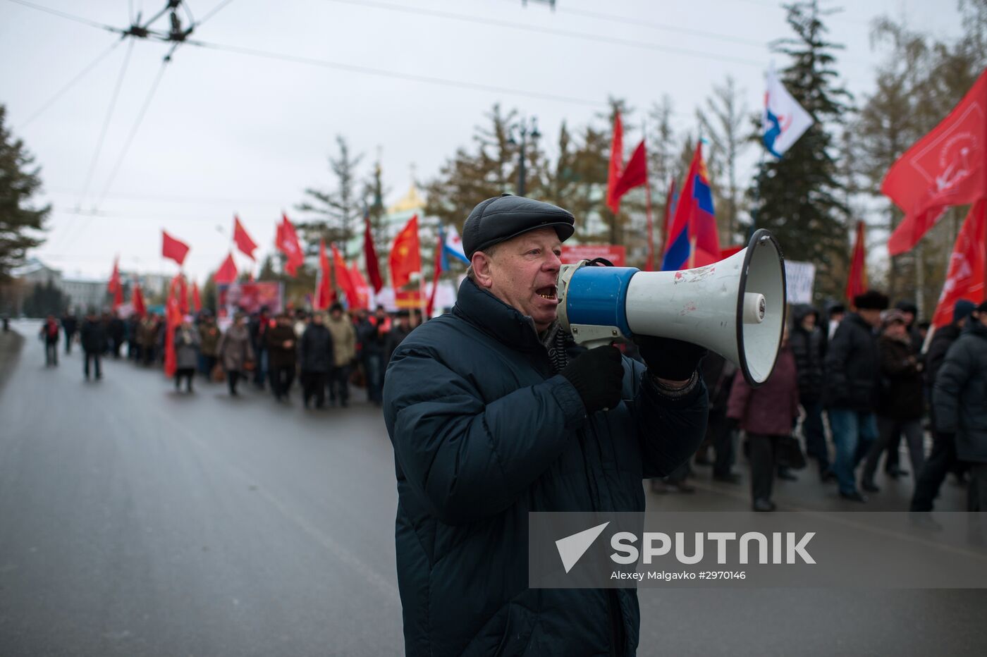 Processions marking 99th anniversary of October Revolution