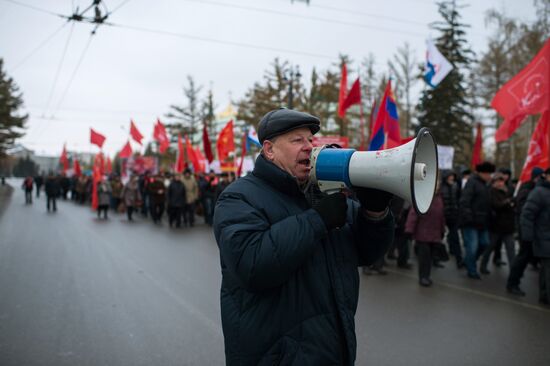 Processions marking 99th anniversary of October Revolution