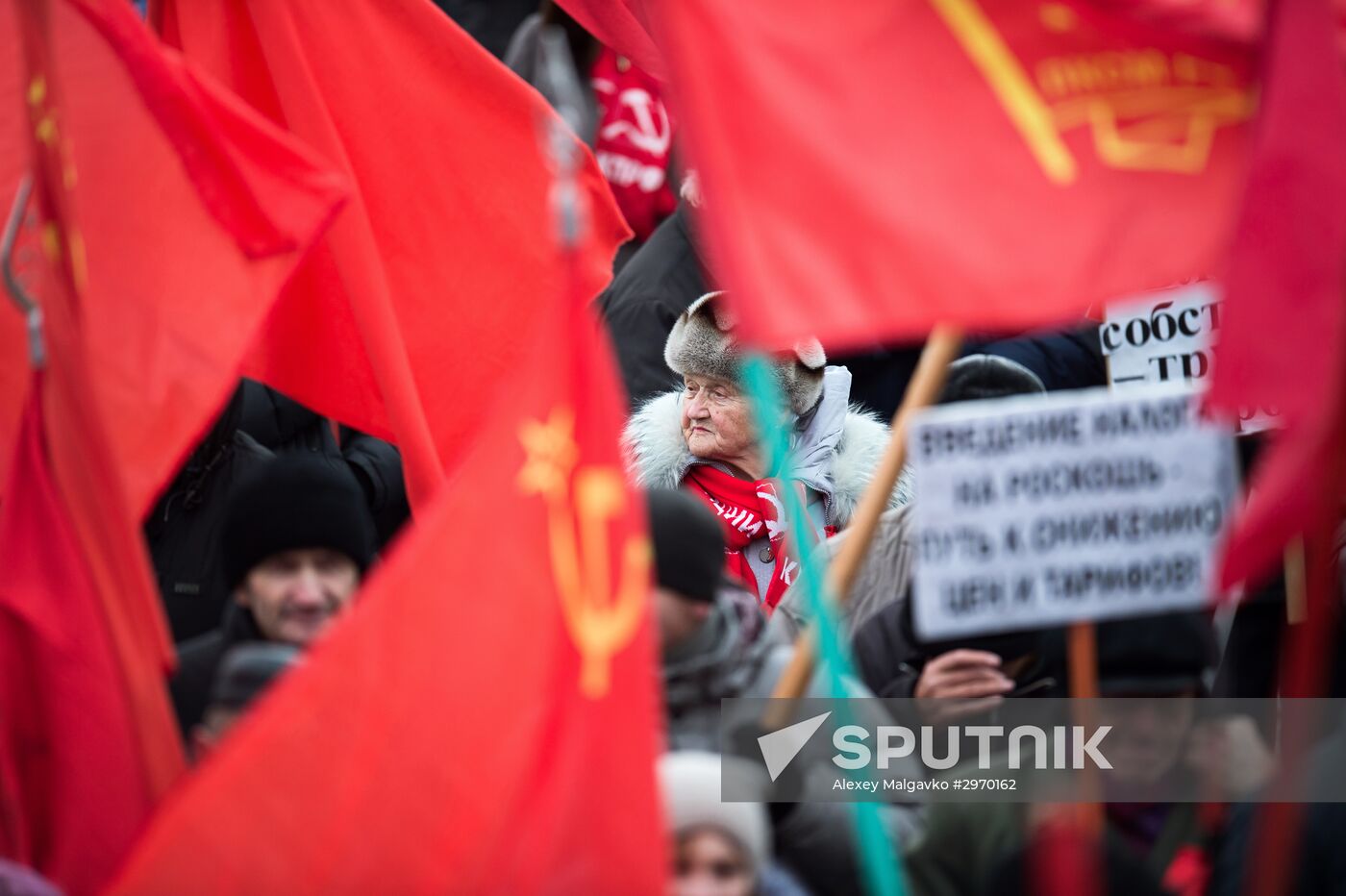 Processions marking 99th anniversary of October Revolution