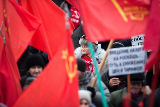 Processions marking 99th anniversary of October Revolution