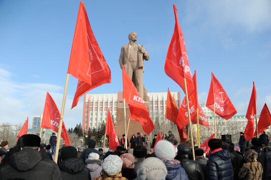 Processions marking 99th anniversary of October Revolution