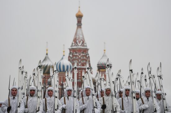 March commemorating 75th anniversary of 1941 military parade on Red Square