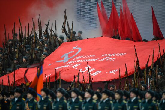 March commemorating 75th anniversary of 1941 military parade on Red Square