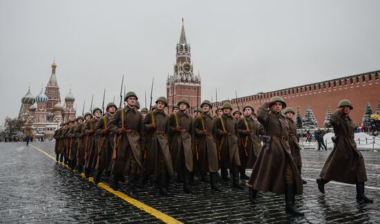 March commemorating 75th anniversary of 1941 military parade on Red Square