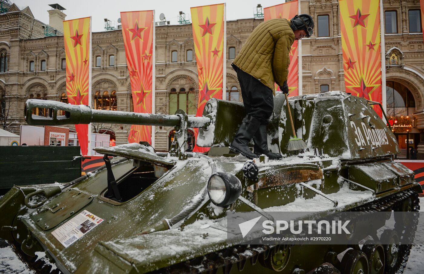 March commemorating 75th anniversary of 1941 military parade on Red Square