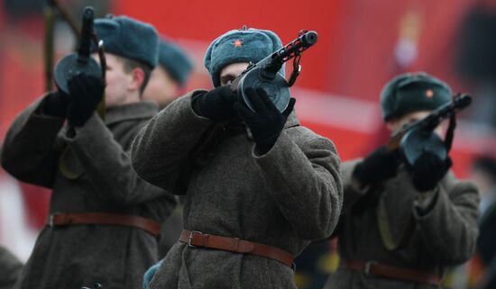 March commemorating 75th anniversary of 1941 military parade on Red Square