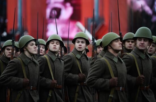 March commemorating 75th anniversary of 1941 military parade on Red Square