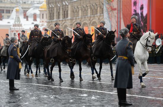 March commemorating 75th anniversary of 1941 military parade on Red Square