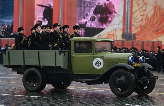 March commemorating 75th anniversary of 1941 military parade on Red Square
