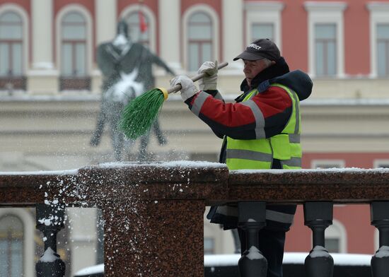 Cleaning snow in Moscow