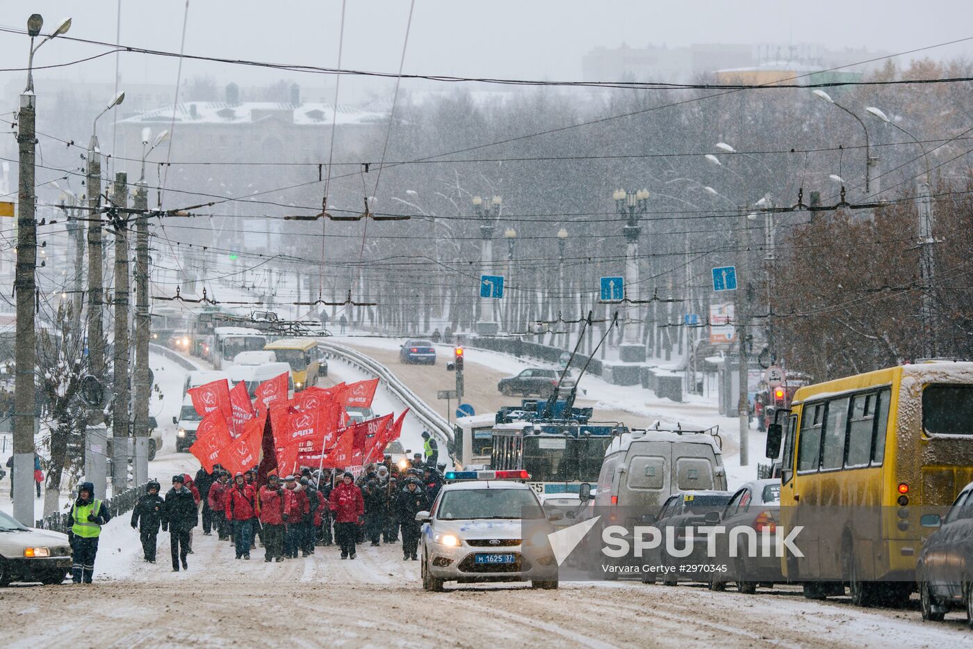 Processions marking 99th anniversary of October Revolution