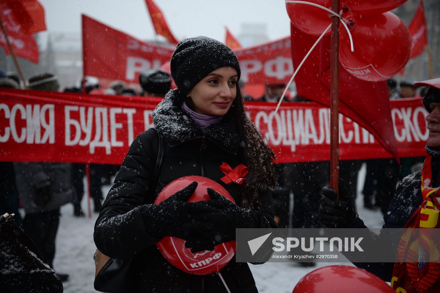 Processions marking 99th anniversary of October Revolution in Russian regions
