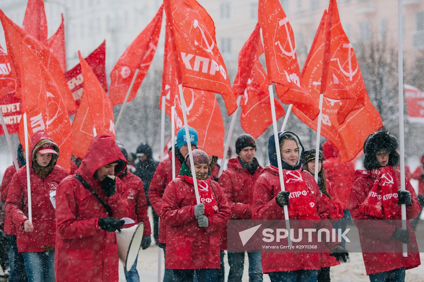 Processions marking 99th anniversary of October Revolution in Russian regions