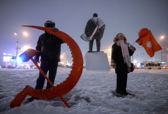 Processions marking 99th anniversary of October Revolution in Russian regions