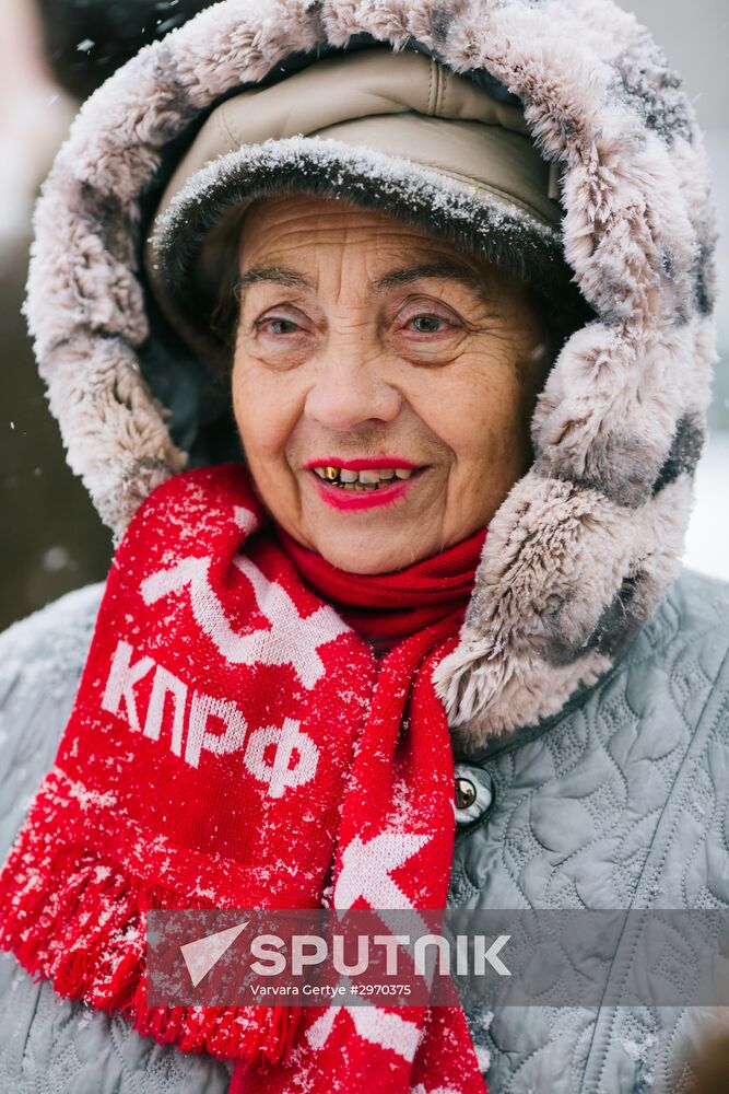 Processions marking 99th anniversary of October Revolution in Russian regions