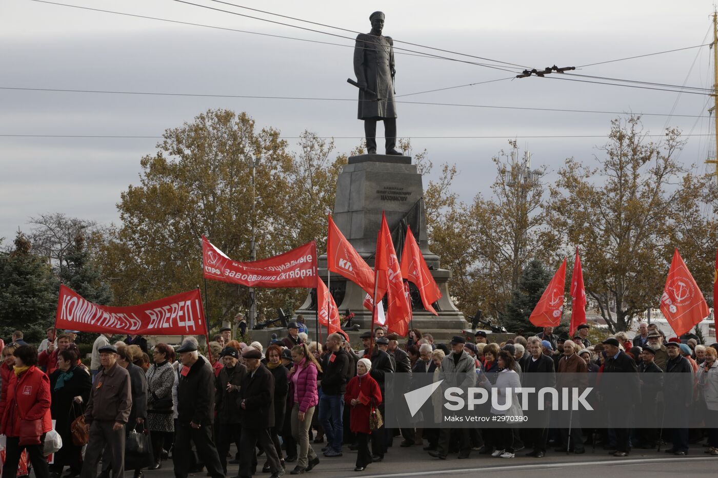 Processions marking 99th anniversary of October Revolution in Russian regions