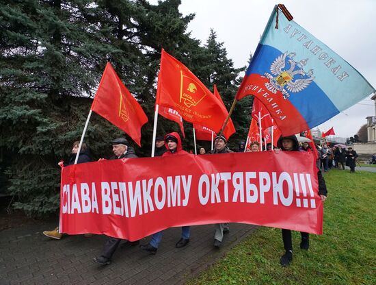 Processions marking 99th anniversary of October Revolution