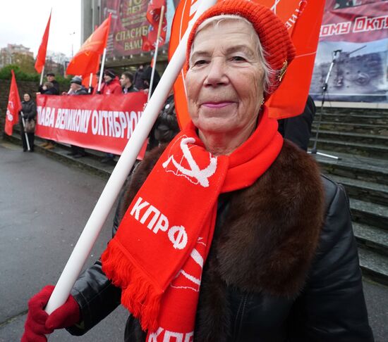 Processions marking 99th anniversary of October Revolution