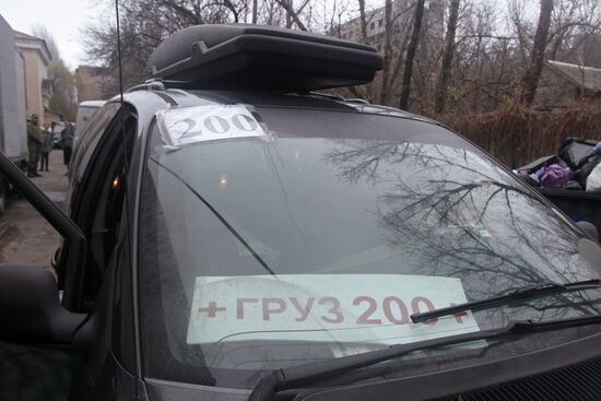 Returning bodies of dead Ukrainian soldiers in Donetsk