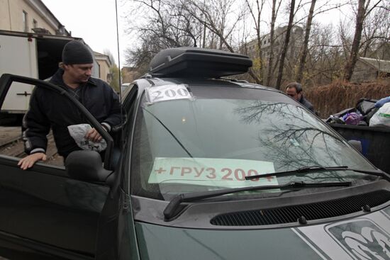 Returning bodies of dead Ukrainian soldiers in Donetsk