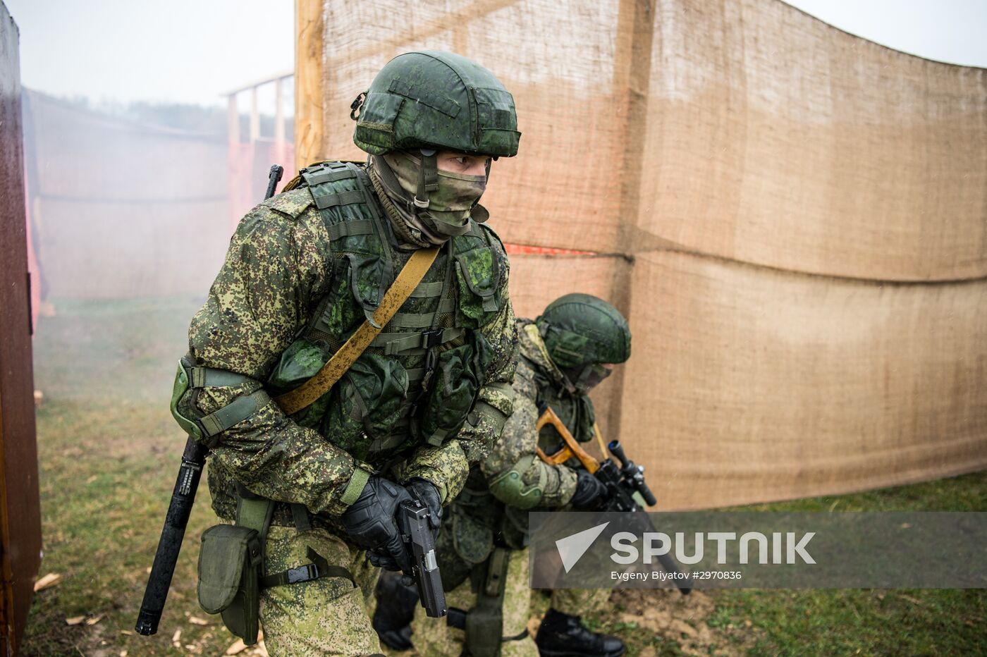 Drill of Russian, Belarusian and Serbian airborne forces "Slavic Fraternity-2016"