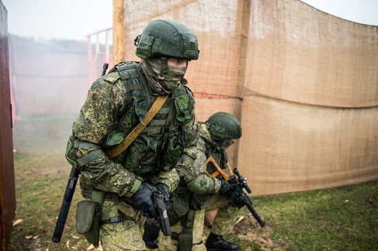 Drill of Russian, Belarusian and Serbian airborne forces "Slavic Fraternity-2016"