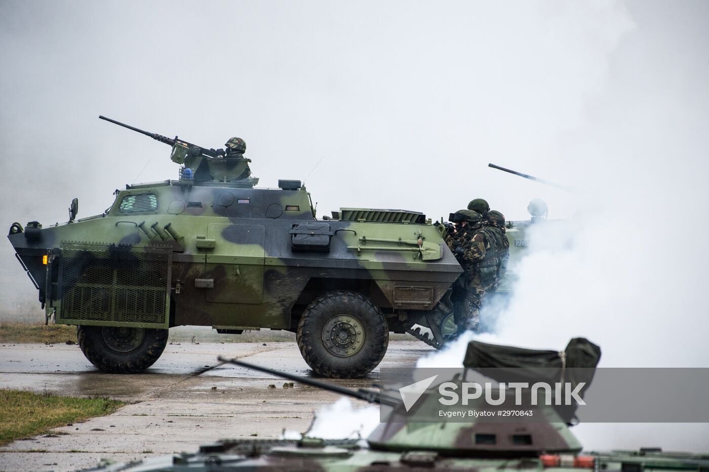 Drill of Russian, Belarusian and Serbian airborne forces "Slavic Fraternity-2016"