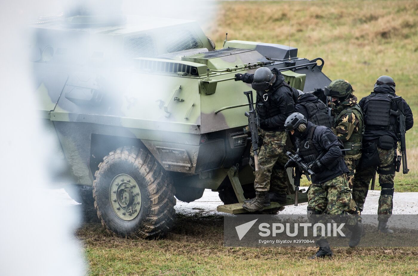 Drill of Russian, Belarusian and Serbian airborne forces "Slavic Fraternity-2016"