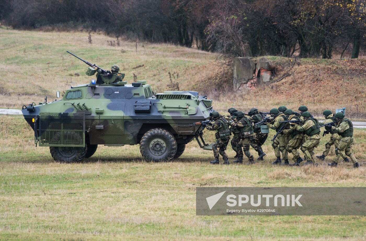 Drill of Russian, Belarusian and Serbian airborne forces "Slavic Fraternity-2016"