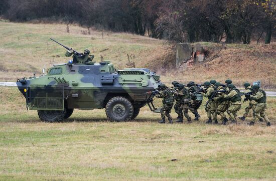 Drill of Russian, Belarusian and Serbian airborne forces "Slavic Fraternity-2016"