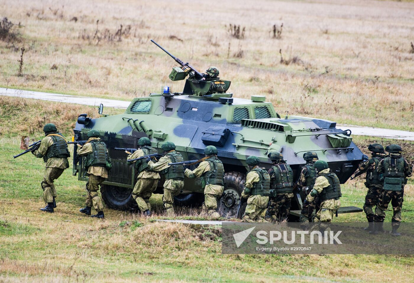 Drill of Russian, Belarusian and Serbian airborne forces "Slavic Fraternity-2016"