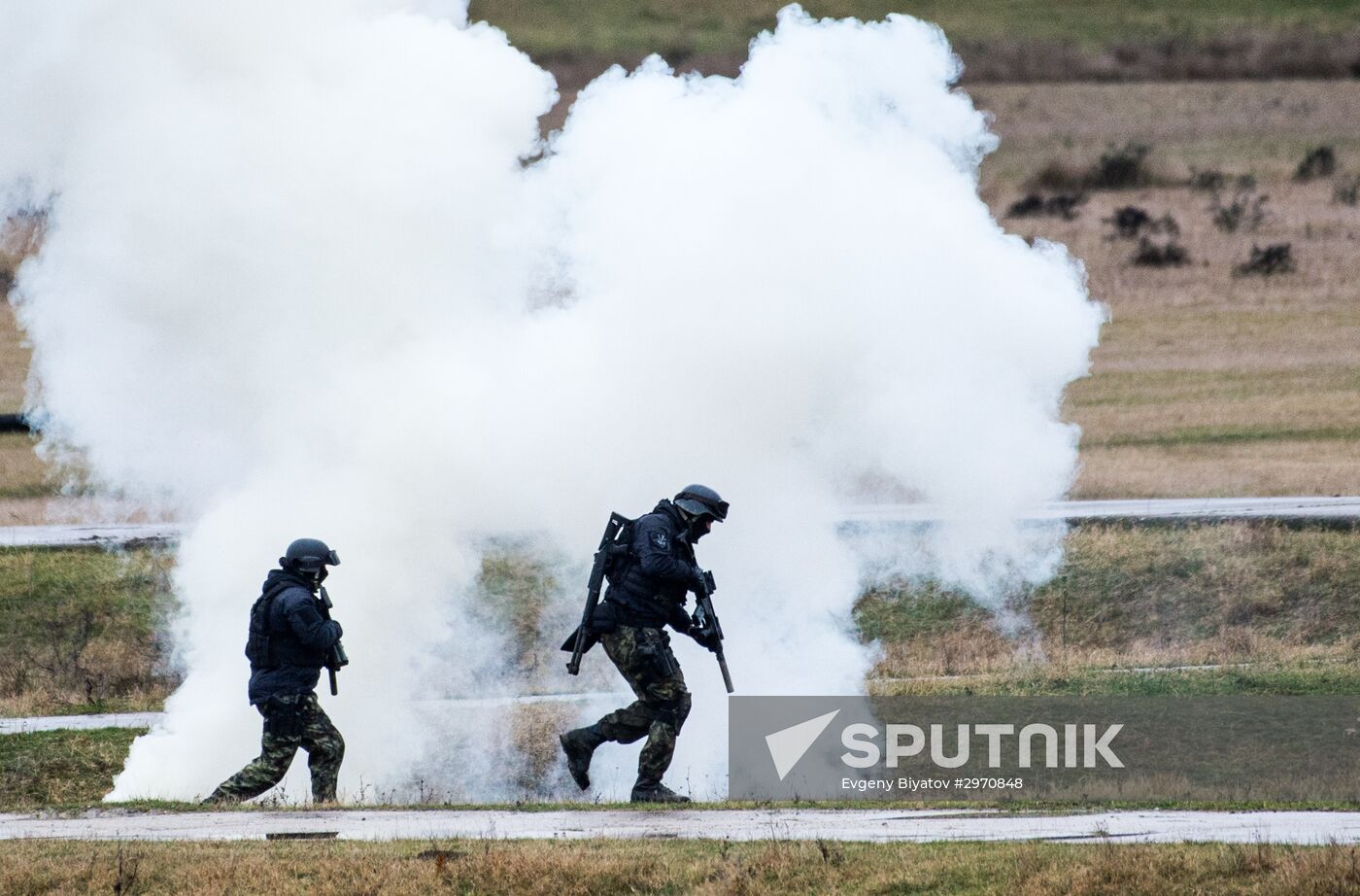 Drill of Russian, Belarusian and Serbian airborne forces "Slavic Fraternity-2016"