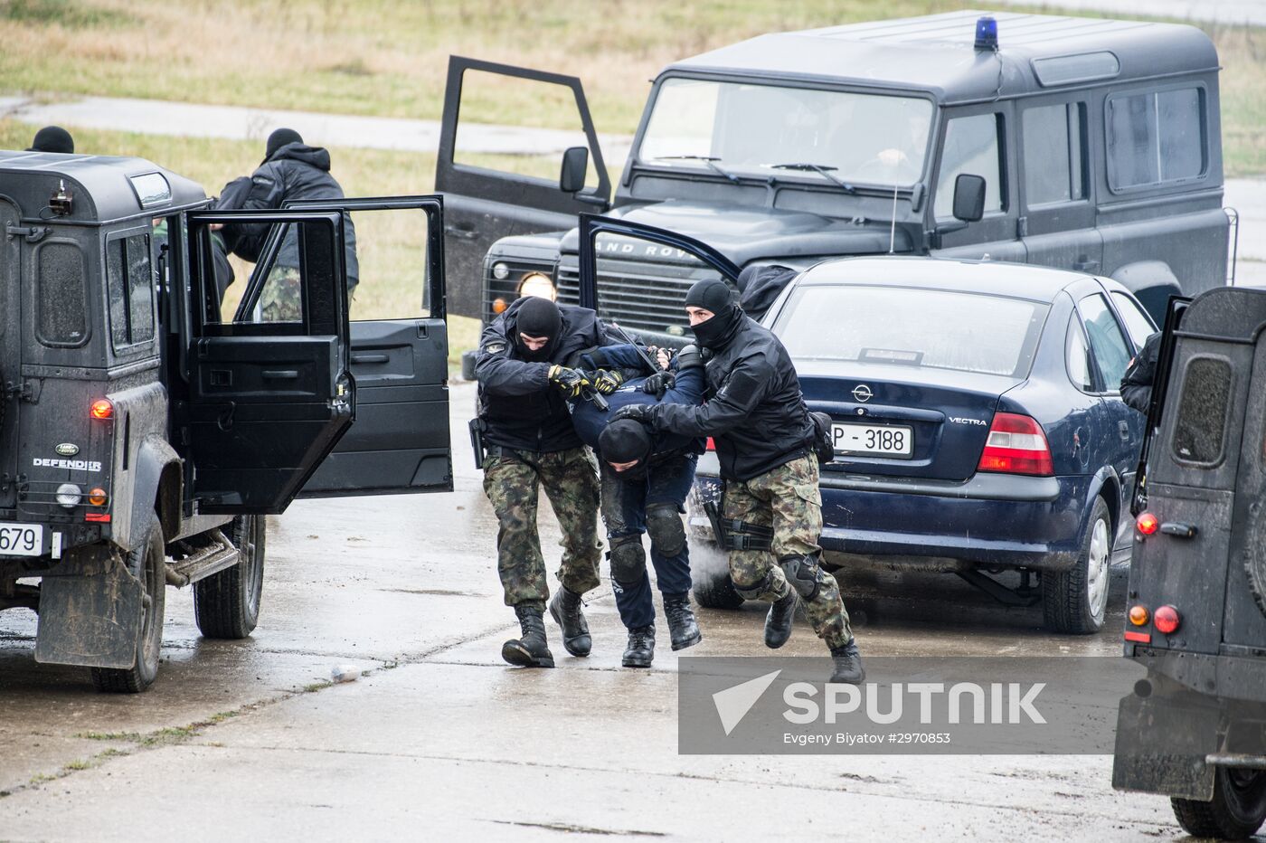 Drill of Russian, Belarusian and Serbian airborne forces "Slavic Fraternity-2016"