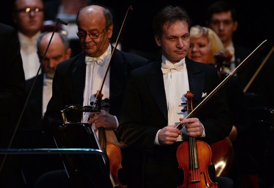 World opera stars gala concert marks Galina Vishnevskaya's 90th birthday