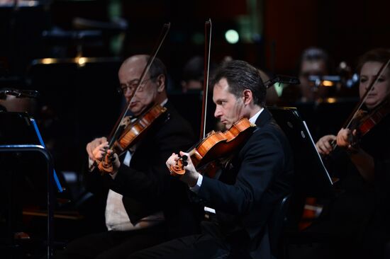 World opera stars gala concert marks Galina Vishnevskaya's 90th birthday