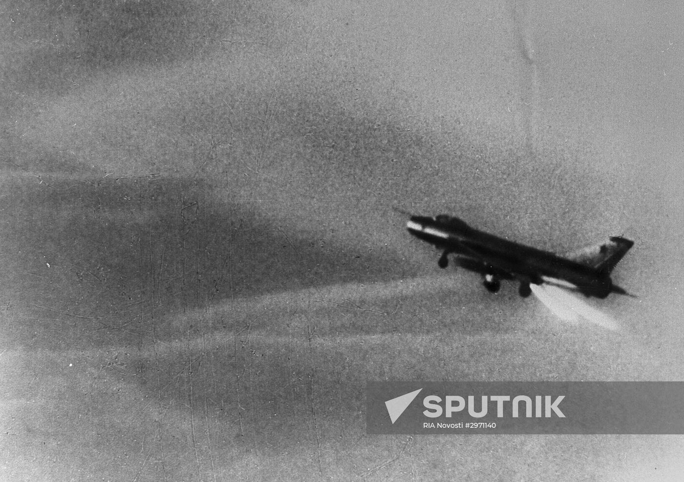 Take-off of a cruise missile carrier aircraft