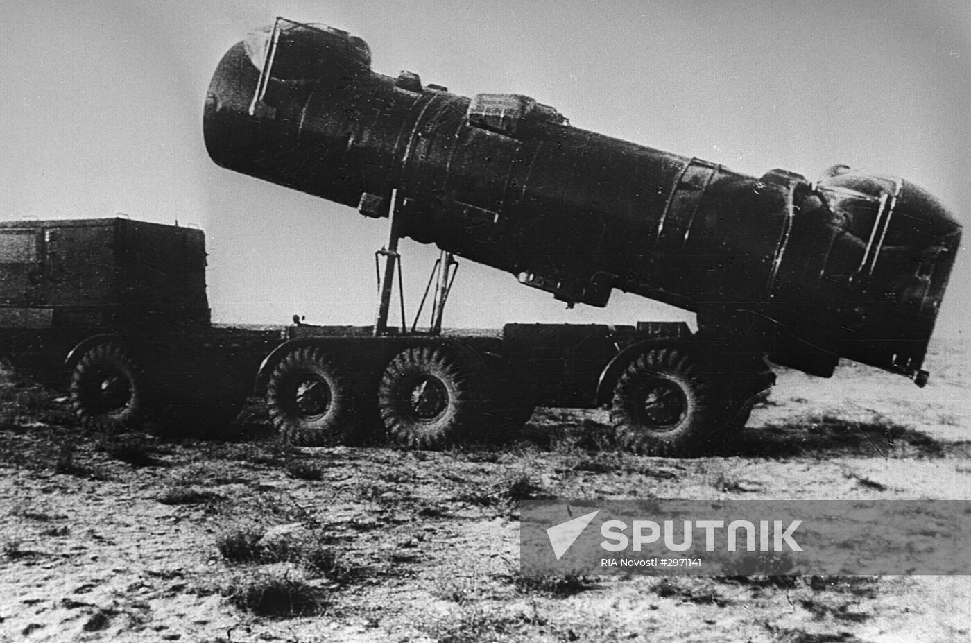 Mobile missile launcher