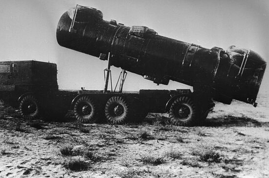 Mobile missile launcher