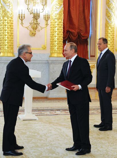 President Vladimir Putin receives credentials from 19 foreign ambassadors